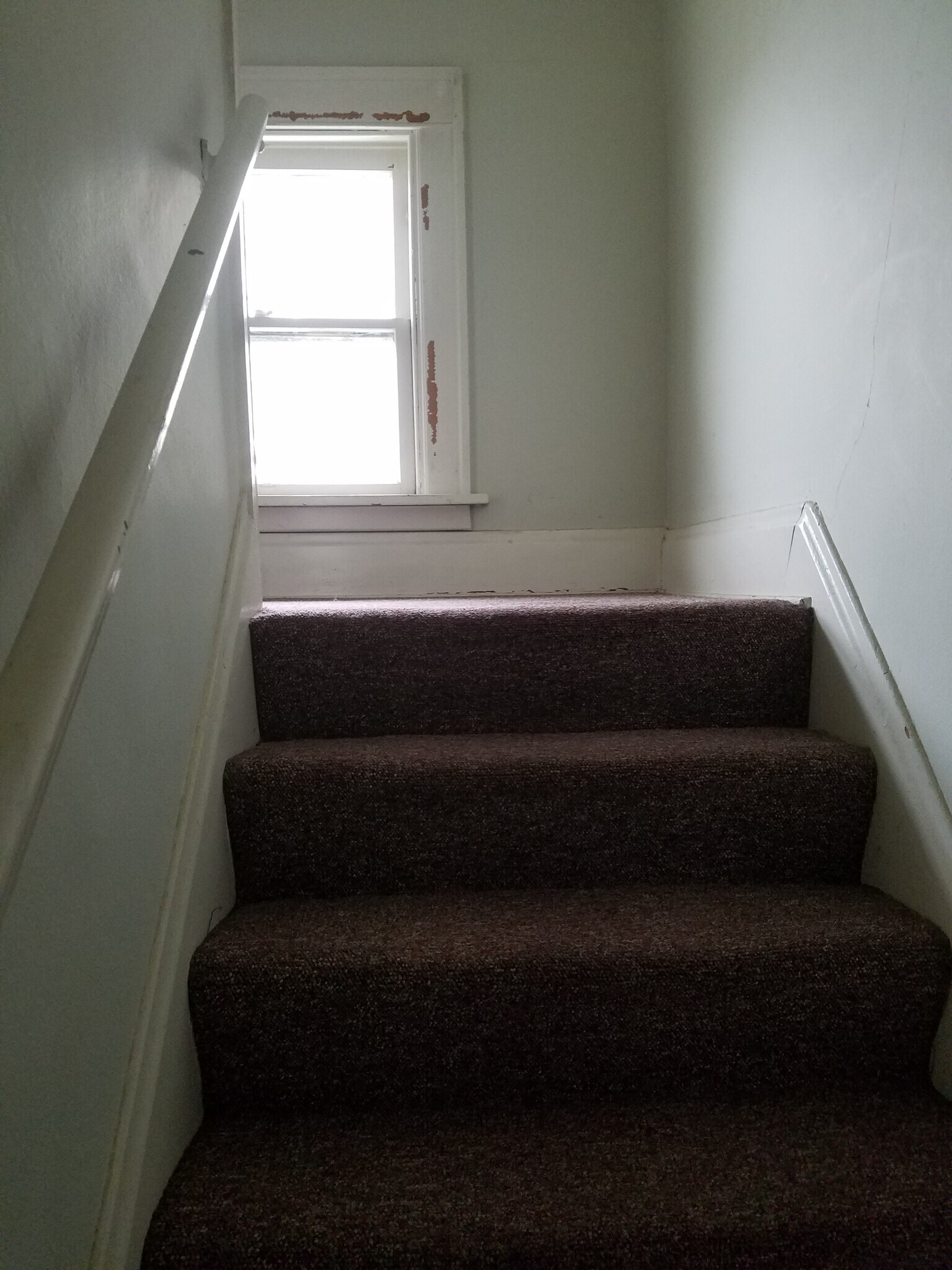 stairs to upstairs bedroom - 2535 Summit Street