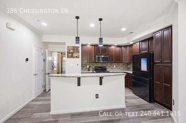 Building Photo - 386 Chessington Dr