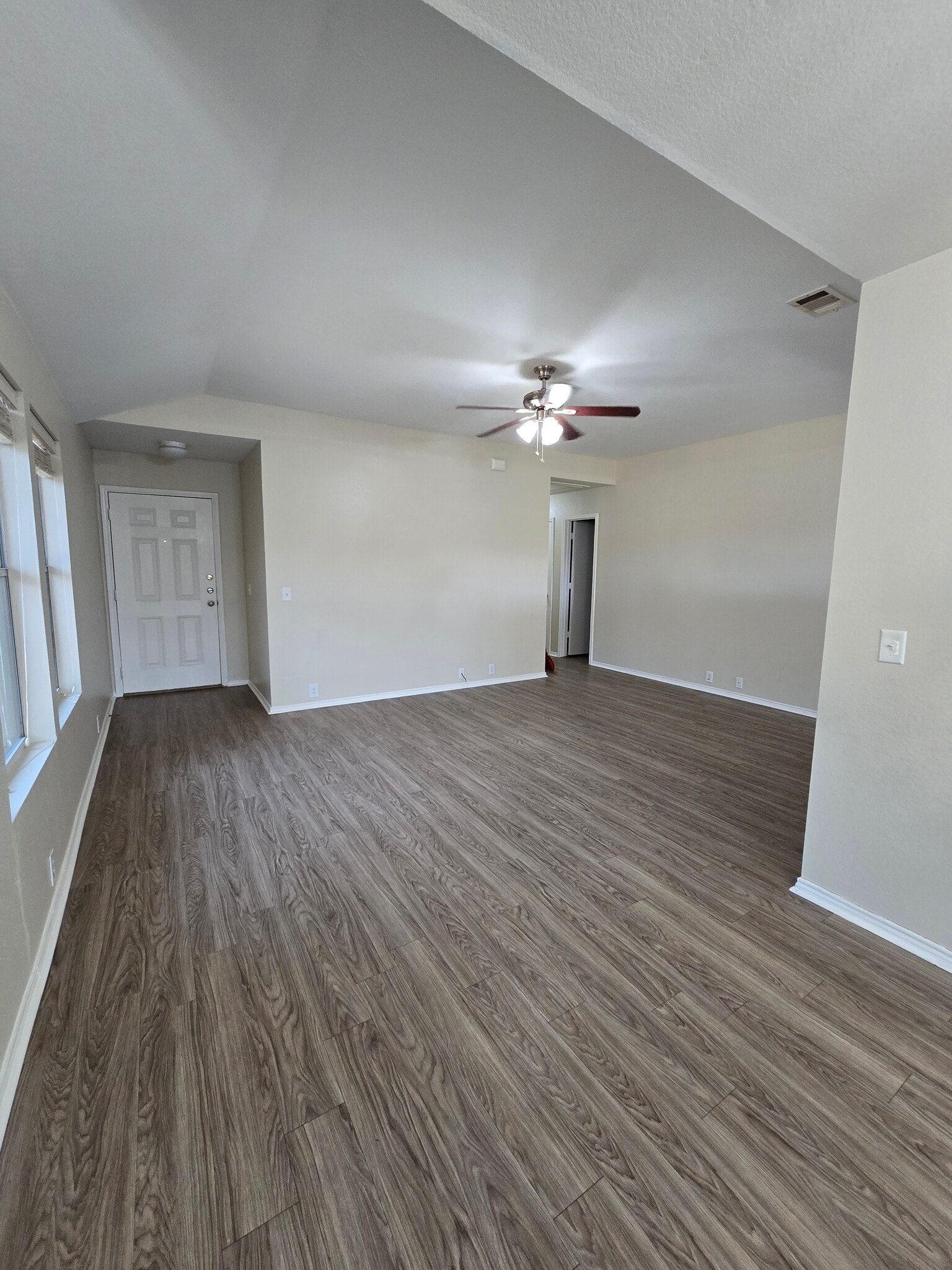 Building Photo - 3609 Sonoma Dr