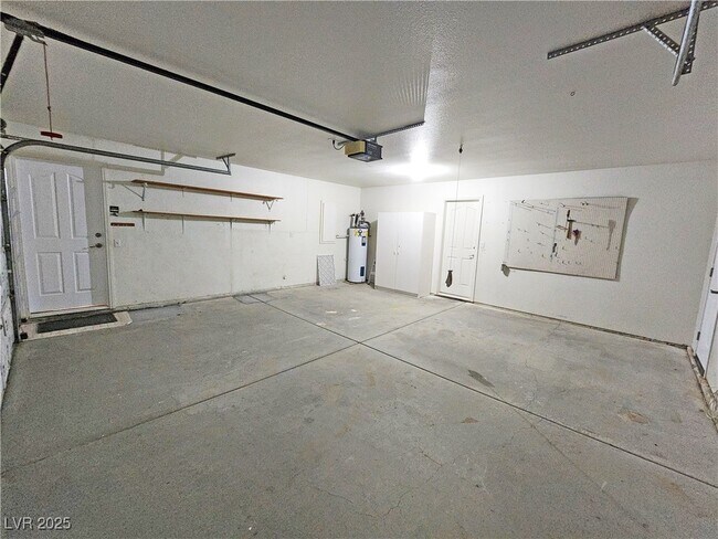 Building Photo - 3741 Malibou Ave