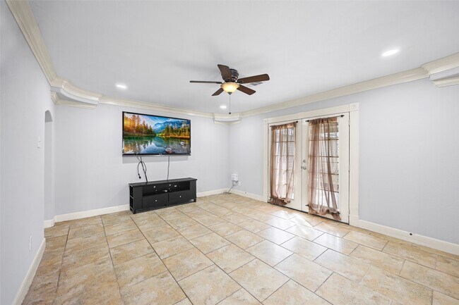 Building Photo - 5303 Heatherbrook Dr