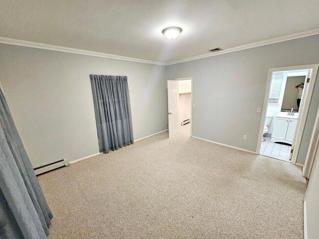 Primary Photo - 61 Apple Ln