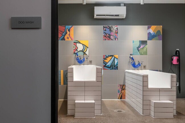 Building Photo - 222 E Jefferson St