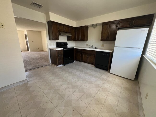 Building Photo - 2500 14th Ave