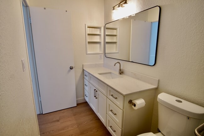 Building Photo - 4400 Sunrise Ct