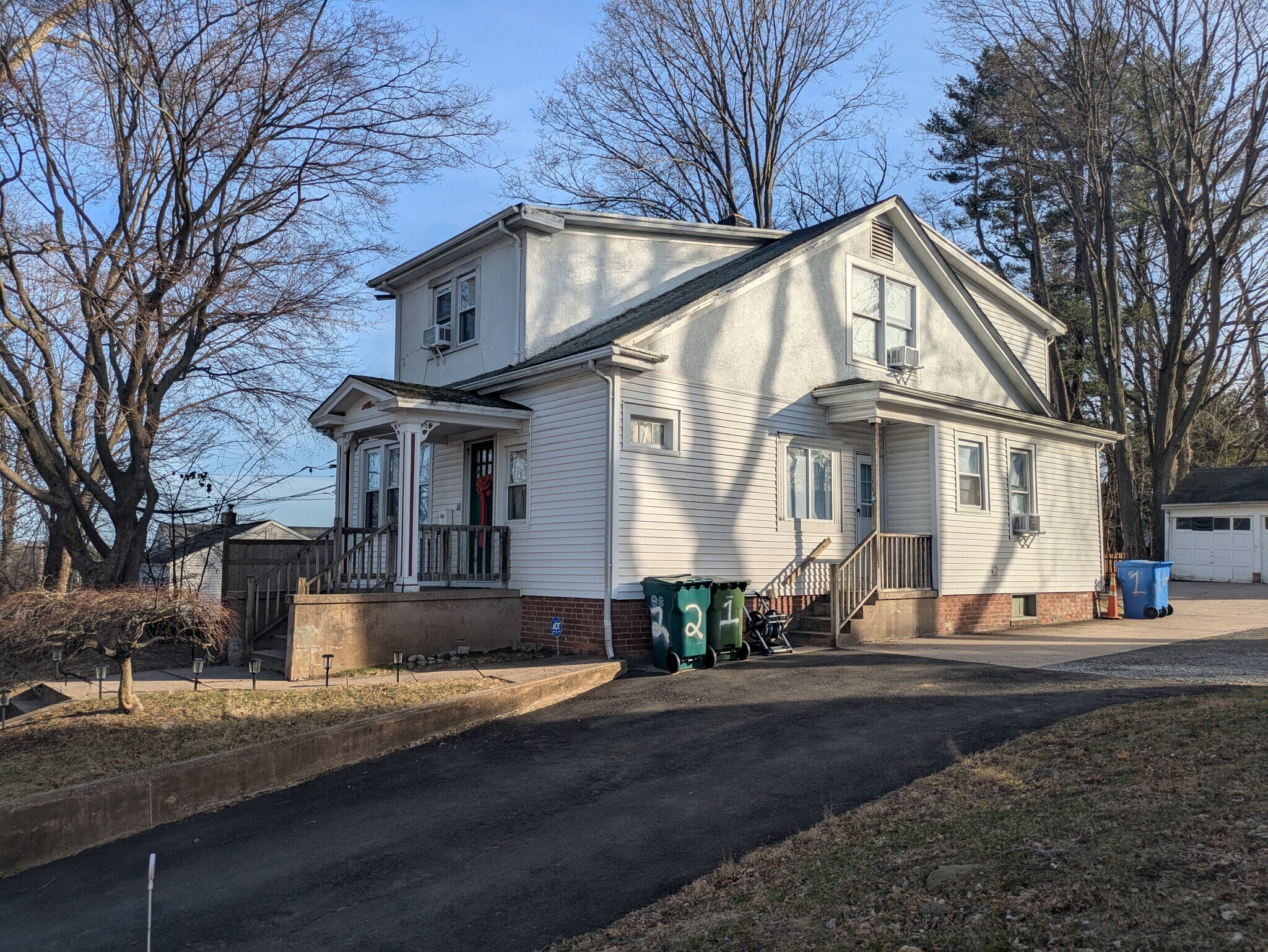 Building Photo - 70 Benham St