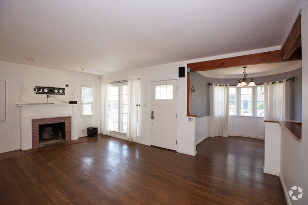 Living room and dining room - 826 21st St