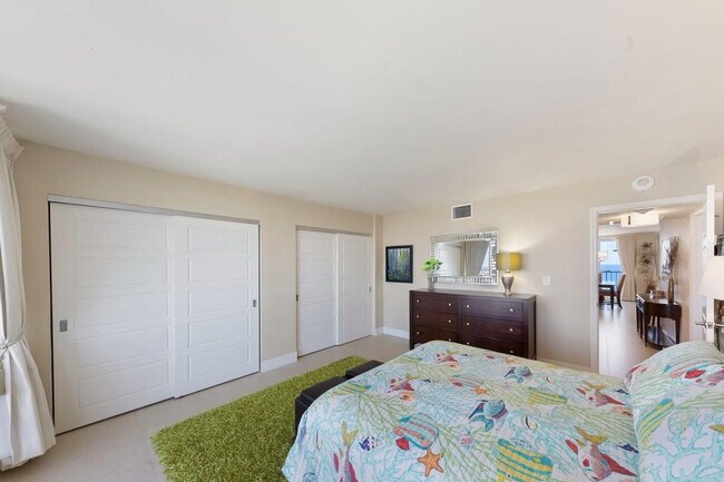 Building Photo - 4280 Galt Ocean Dr