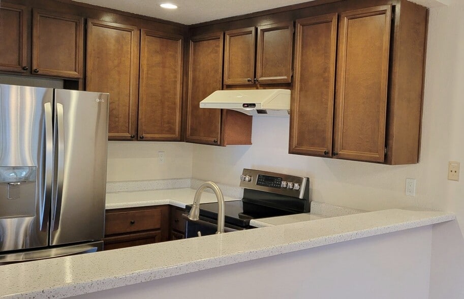 Kitchen - 2008 La Terrace Cir