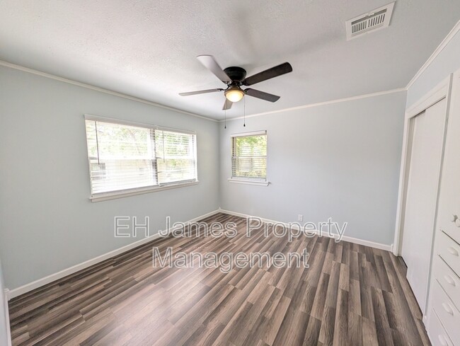 Building Photo - 5214 S Delaware Pl