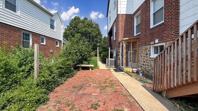 Building Photo - 3305 Moravia Rd