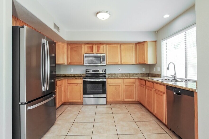 Building Photo - 2609 N 128th Dr