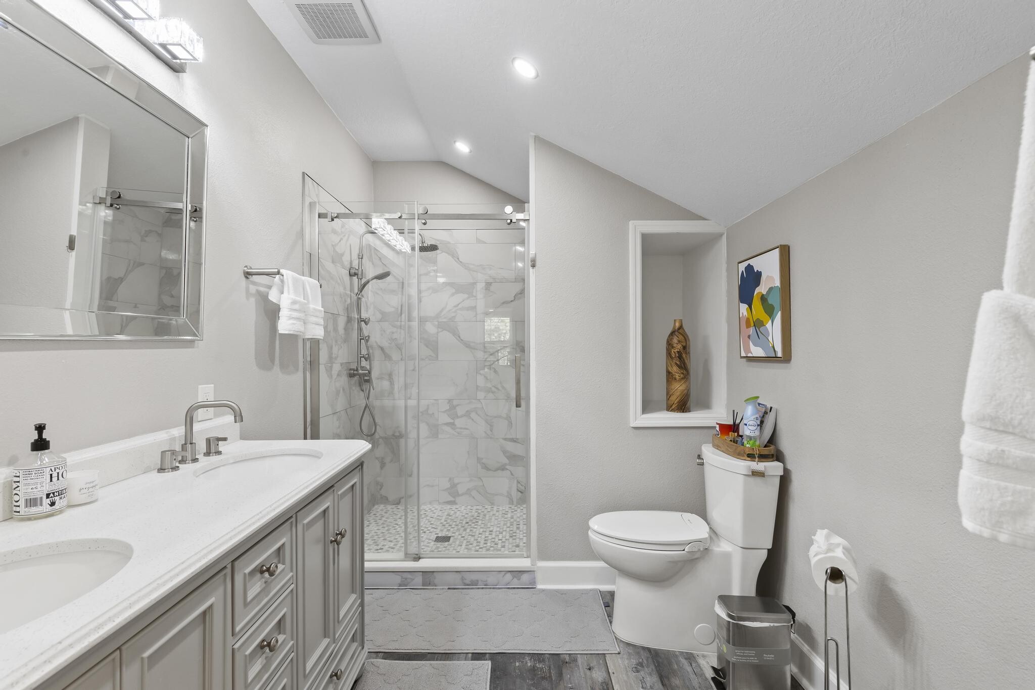 Building Photo - 7 Woodfield Dr