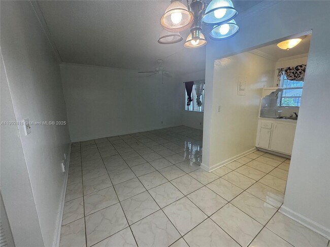 Building Photo - 1300 N 17th Ave