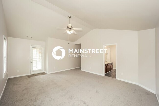 Building Photo - 4 Bedroom Pet-Friendly Home in Fairburn, G...