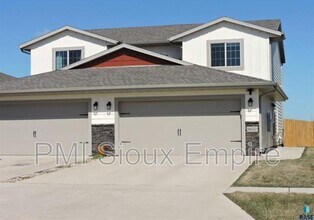 Building Photo - 9600 W Broek Dr