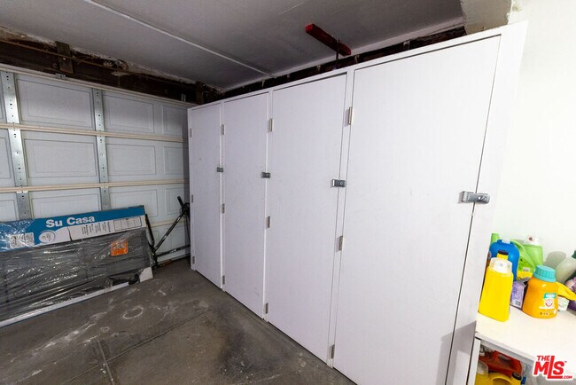 Building Photo - 1940 S Robertson Blvd