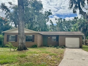 Building Photo - 301 Hickory Ln