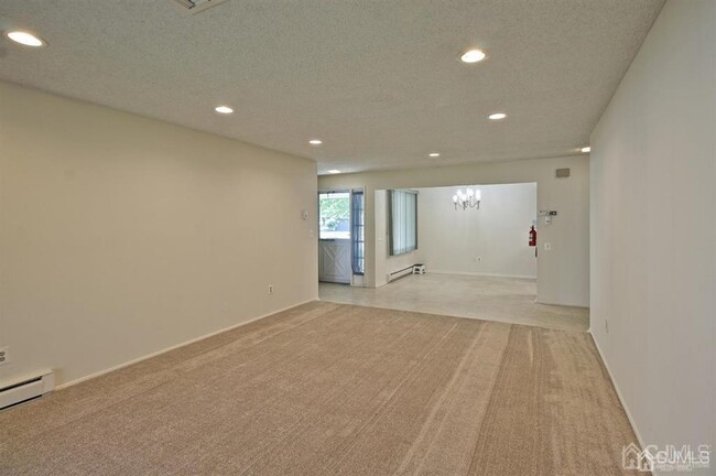 Building Photo - 137 Cistus Plaza