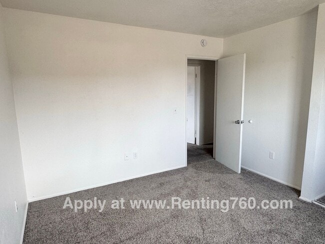 Building Photo - Comfortable 3 Bed 2 Bath Home