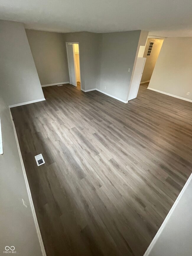 Building Photo - 2948 Roberta Dr