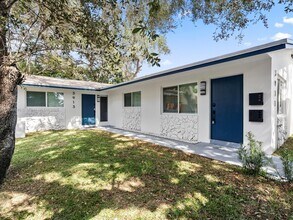 Building Photo - 3911 SW 51st St