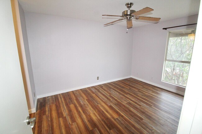 Building Photo - Kihei Villages Upper-Level Front Row Ocean View Condo