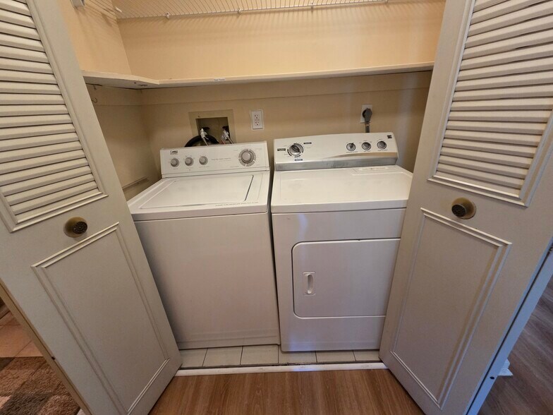 In unit laundry - 801 Cambridge Cir