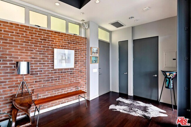Building Photo - 1513 9th St