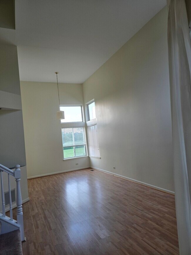 Building Photo - 2135 Feldott Ln
