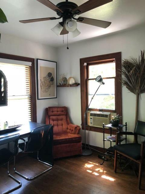 Building Photo - 906 W 22nd St