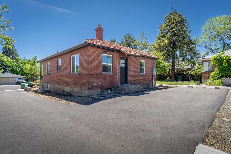 Building Photo - 759 Stewart St