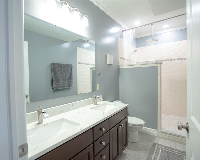 Building Photo - 90 E Market St