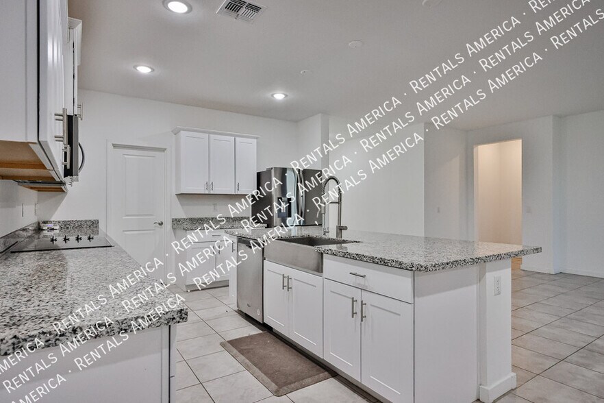 Building Photo - 1578 S 224th Ln