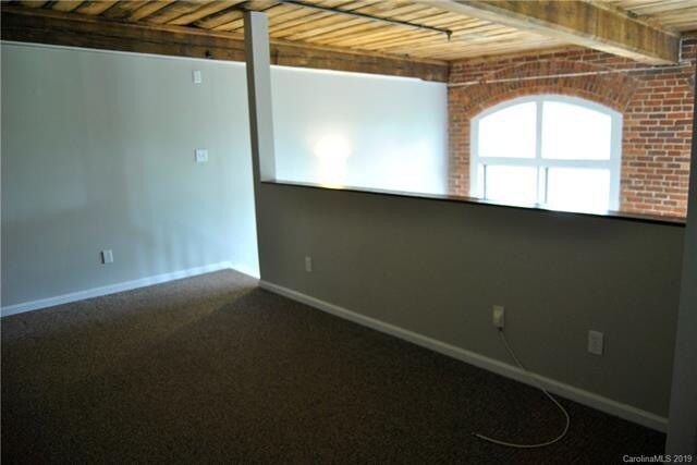 Building Photo - 201 S Hoskins Rd