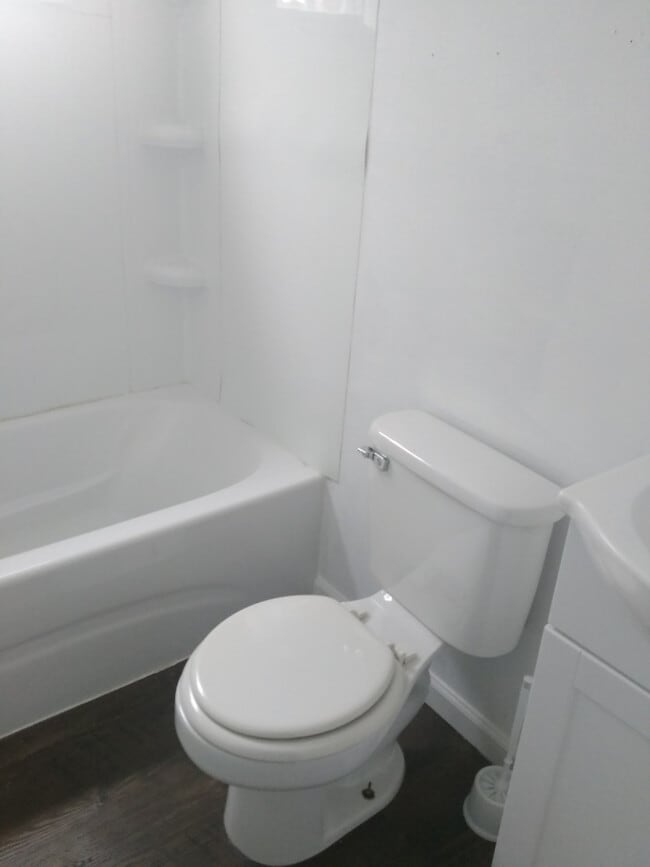 Building Photo - Grant Duplex
