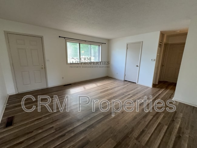 Building Photo - 814 Maumee Dr