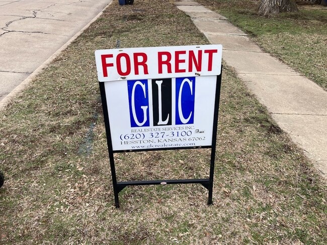 Building Photo - 237 S Streeter Ave