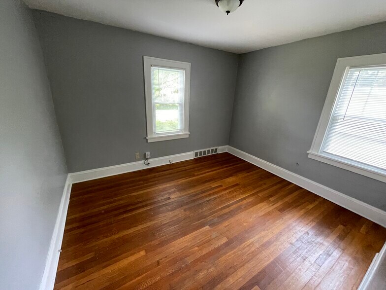 Building Photo - 3562 Riedham Rd