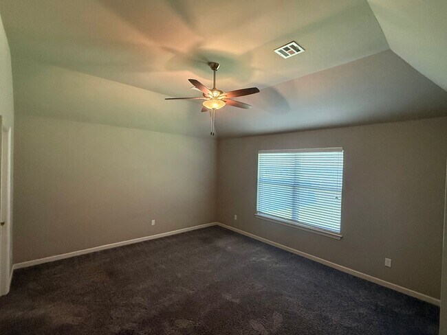 Building Photo - 18805 Trailview Way