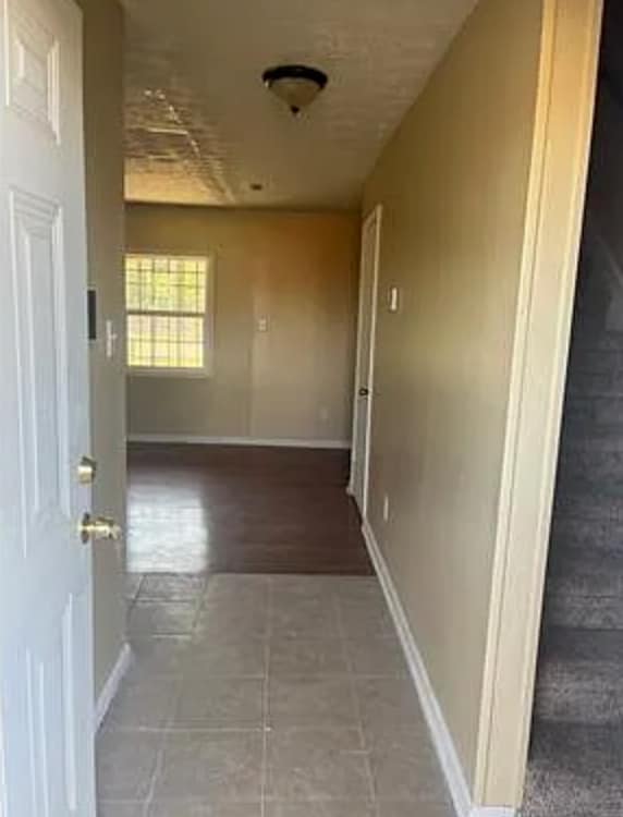 Building Photo - 806 N Gap Loop