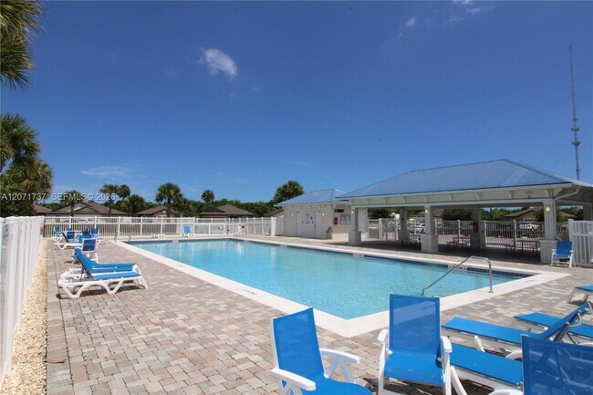 Building Photo - 5424 Fantasy Dr