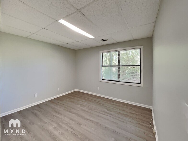 Building Photo - 276 Grist Mill Ln