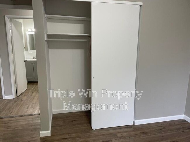 Building Photo - 2022 Northaire Ln