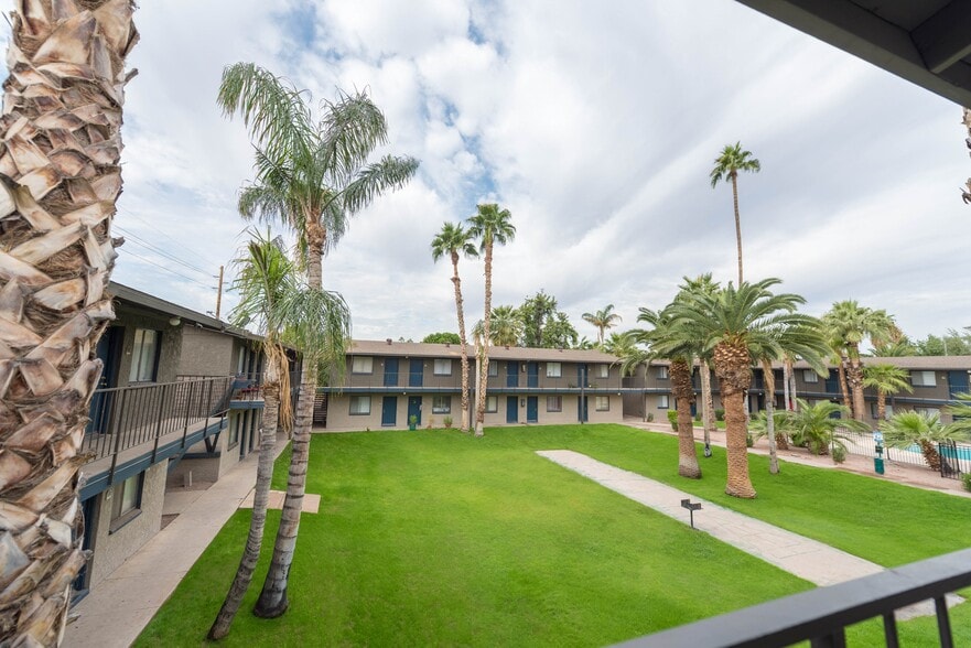 Primary Photo - The Palms at Camelback West