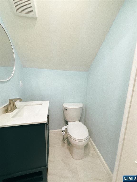 Building Photo - 904 5th St