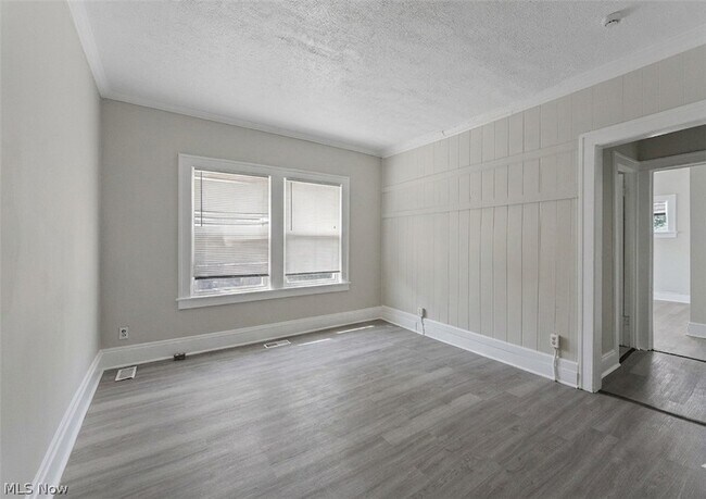 Building Photo - 4600 Division Ave