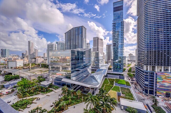 Building Photo - 88 SW 7th St