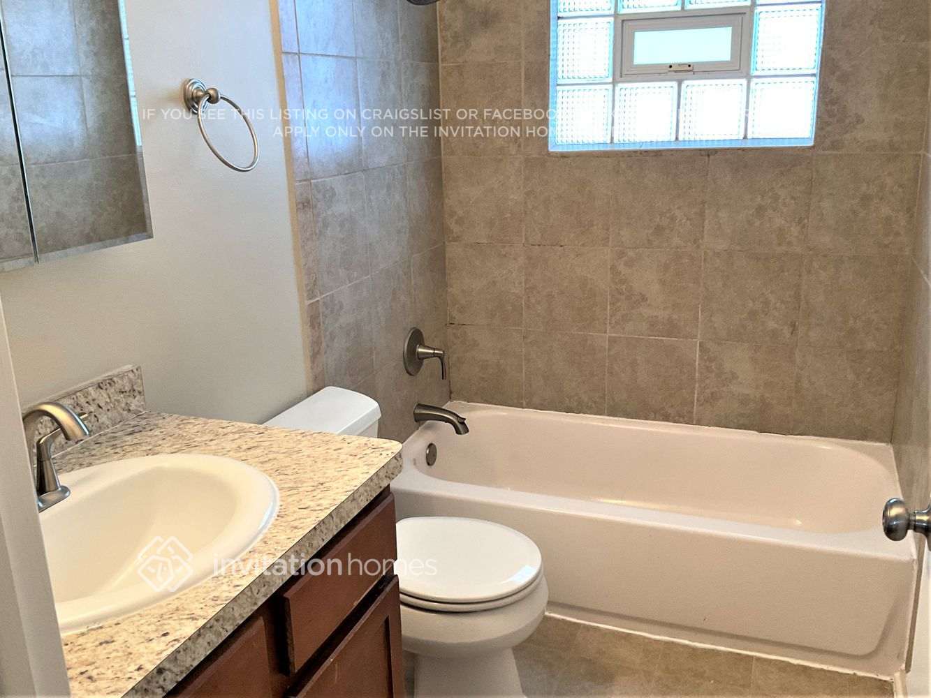 Building Photo - 875 Iroquois Ave