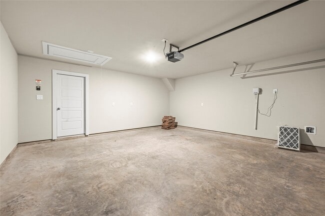 Building Photo - 10012 Lone Star Lndg Blvd